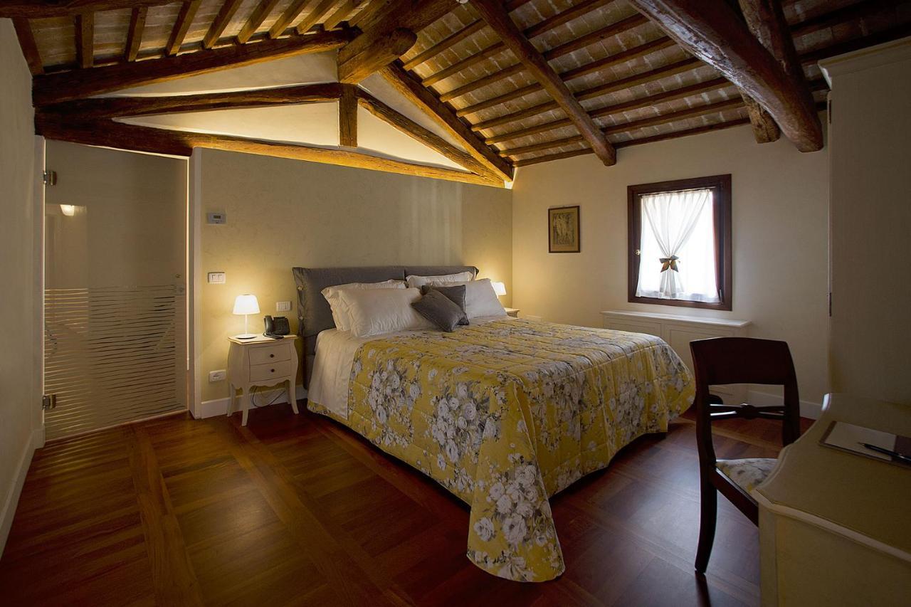 Hotel Donna Lucia Ponzano Veneto ภายนอก รูปภาพ