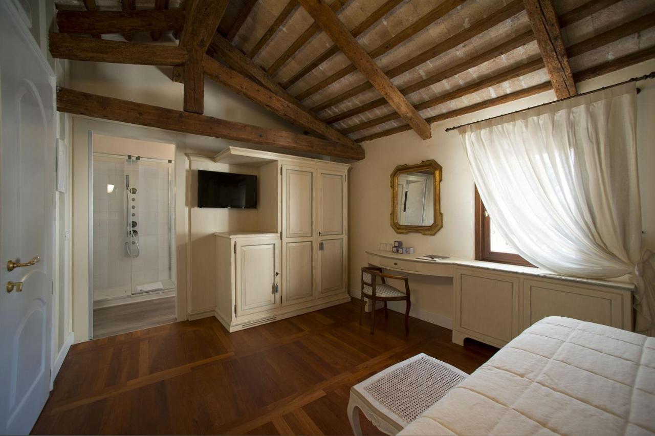 Hotel Donna Lucia Ponzano Veneto ภายนอก รูปภาพ