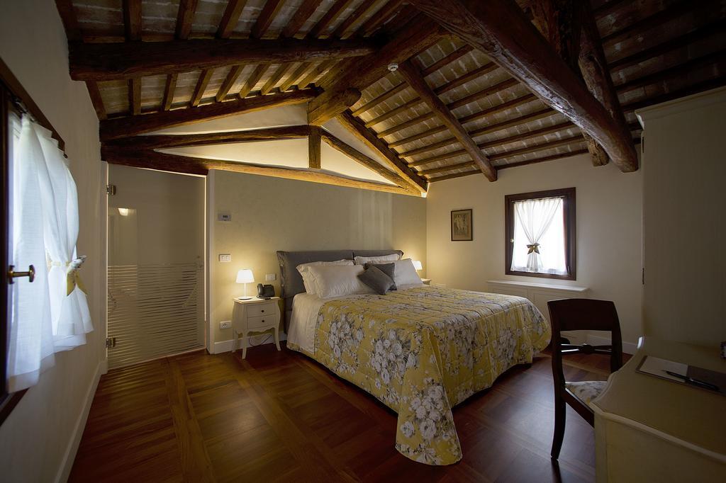 Hotel Donna Lucia Ponzano Veneto ภายนอก รูปภาพ
